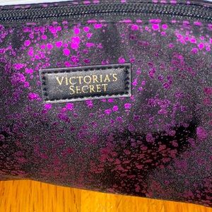 VICTORIA’S SECRET MAKEUP/ WRISTLET